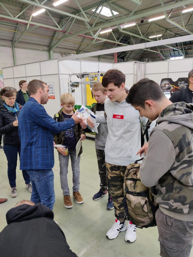 Schüler:innen der MS Kobersdorf auf der BiBi Messe